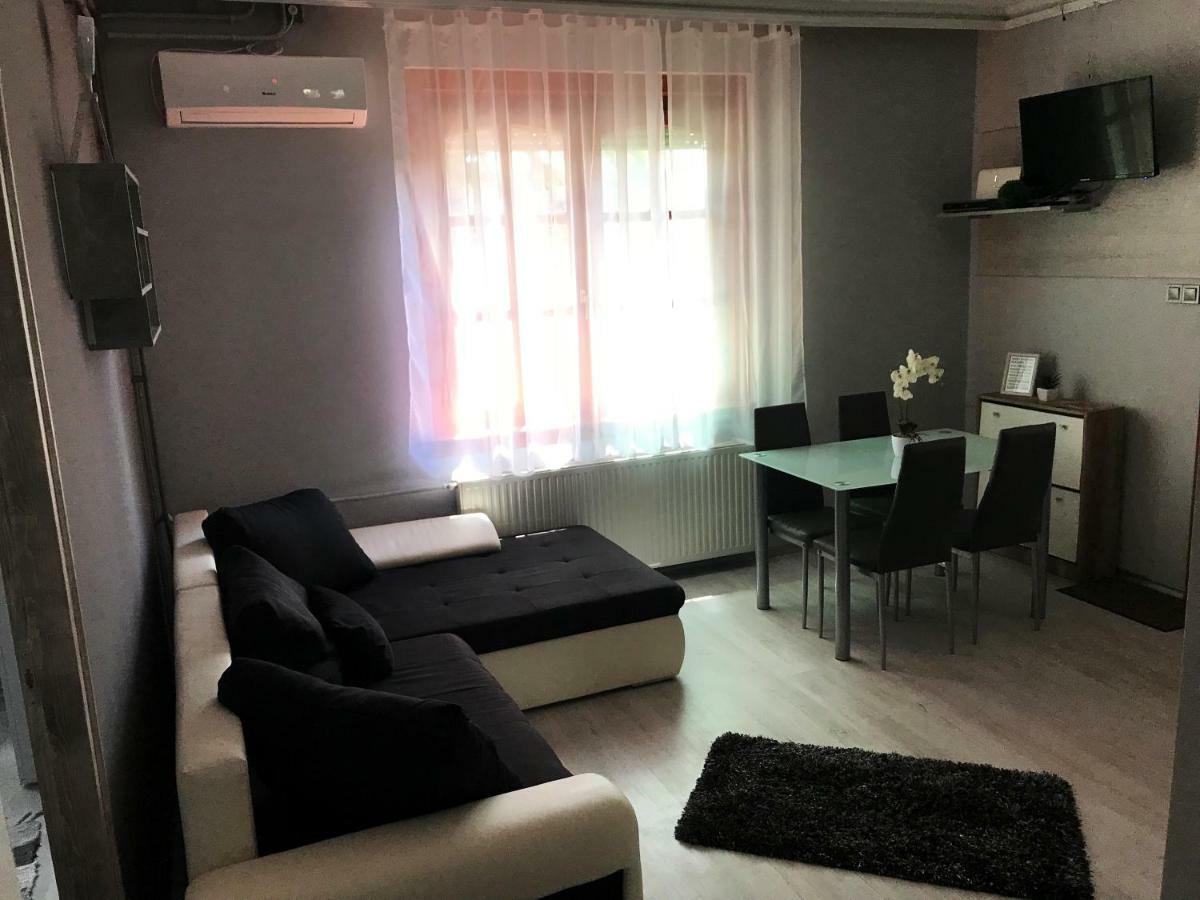 Apartamento Varga Vendégház Tiszakécske Exterior foto